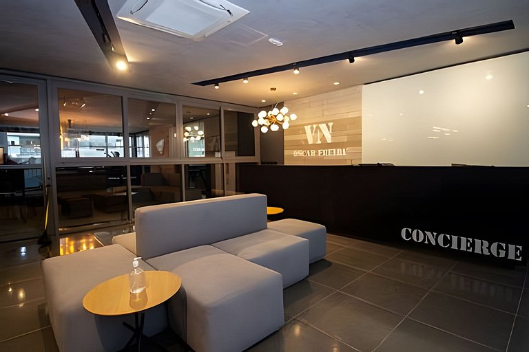 Studio metrô Oscar Freire + Piscina c/ garagem