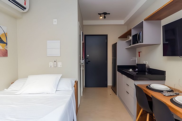 Studio metrô Oscar Freire + Piscina c/ garagem