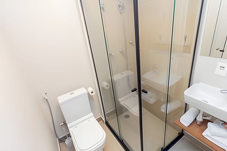 Studio metrô Oscar Freire + Piscina c/ garagem