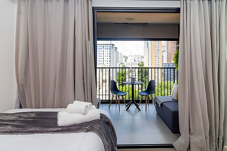 Studio com sofá + AC / em frente FGV e Sírio