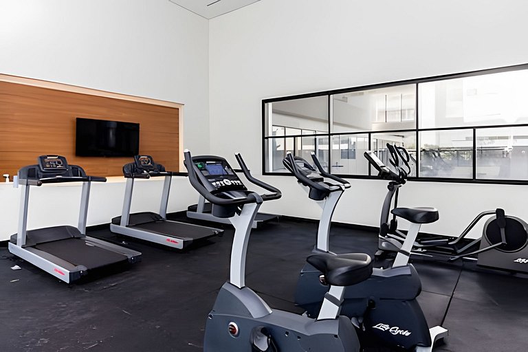 Studio com sofá + AC / em frente FGV e Sírio