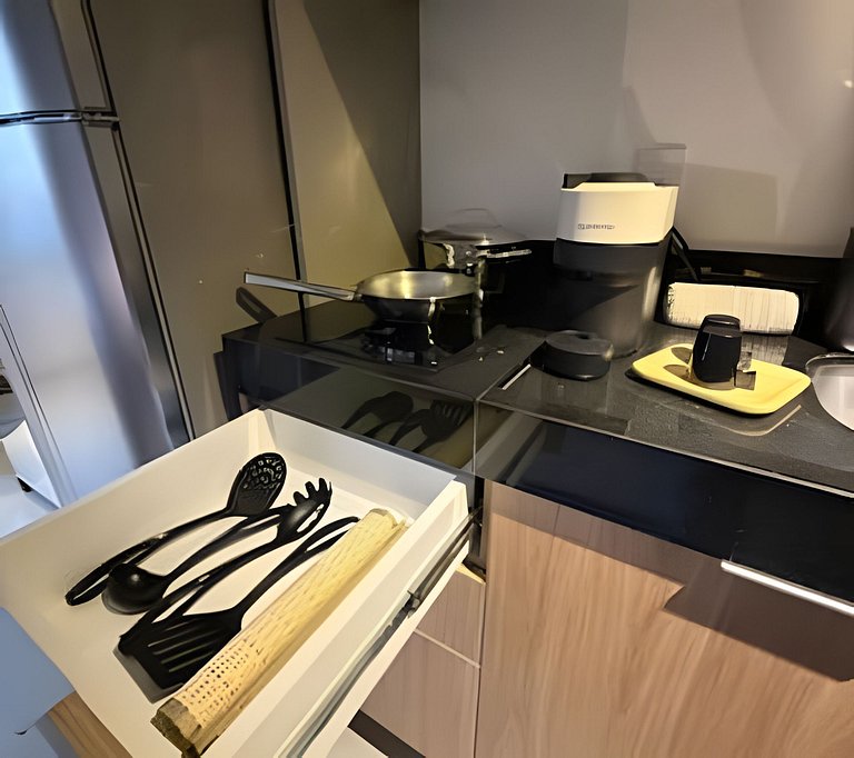 Oscar Freire | 5min metrô | AC + Academia + 300mb